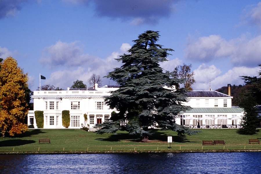 Photo of the Greenlands campus of Henley Business School.